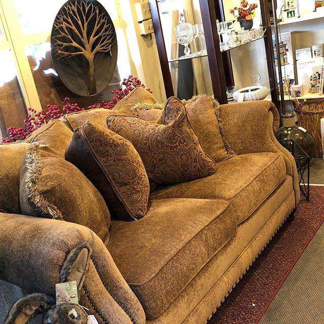 Castle Rock Consignment | 807 Wilcox St Ste B, Castle Rock, CO 80104, USA | Phone: (303) 688-1207