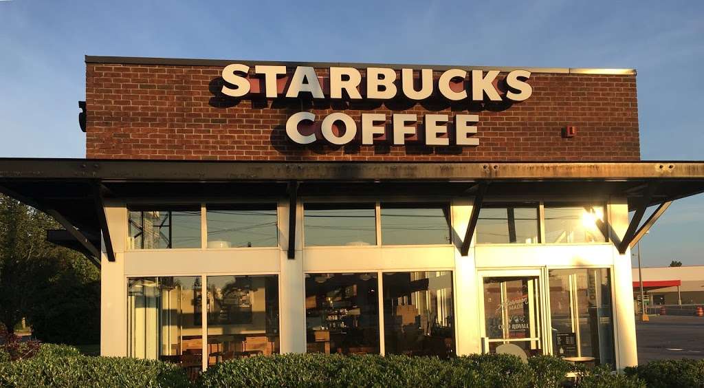 Starbucks | 10 Michael Ave, Farmingdale, NY 11735 | Phone: (631) 454-4550