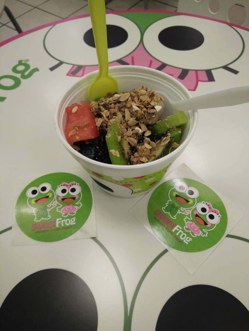 sweetFrog Frozen Yogurt | 2306 Las Posas Rd, Camarillo, CA 93010, USA | Phone: (805) 482-0444