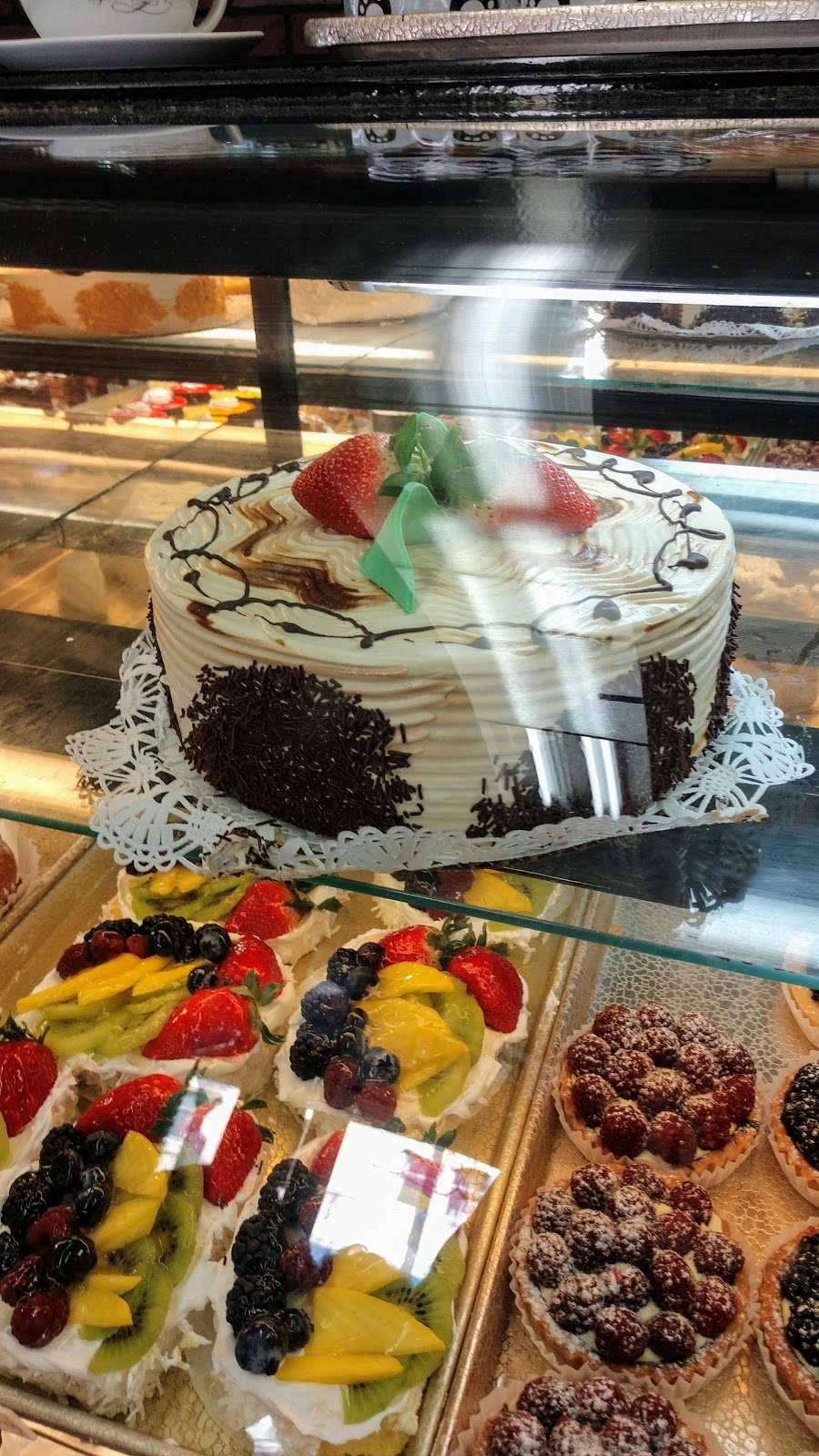 Village French Bakery | 1414 W Kenneth Rd, Glendale, CA 91201, USA | Phone: (818) 241-2521