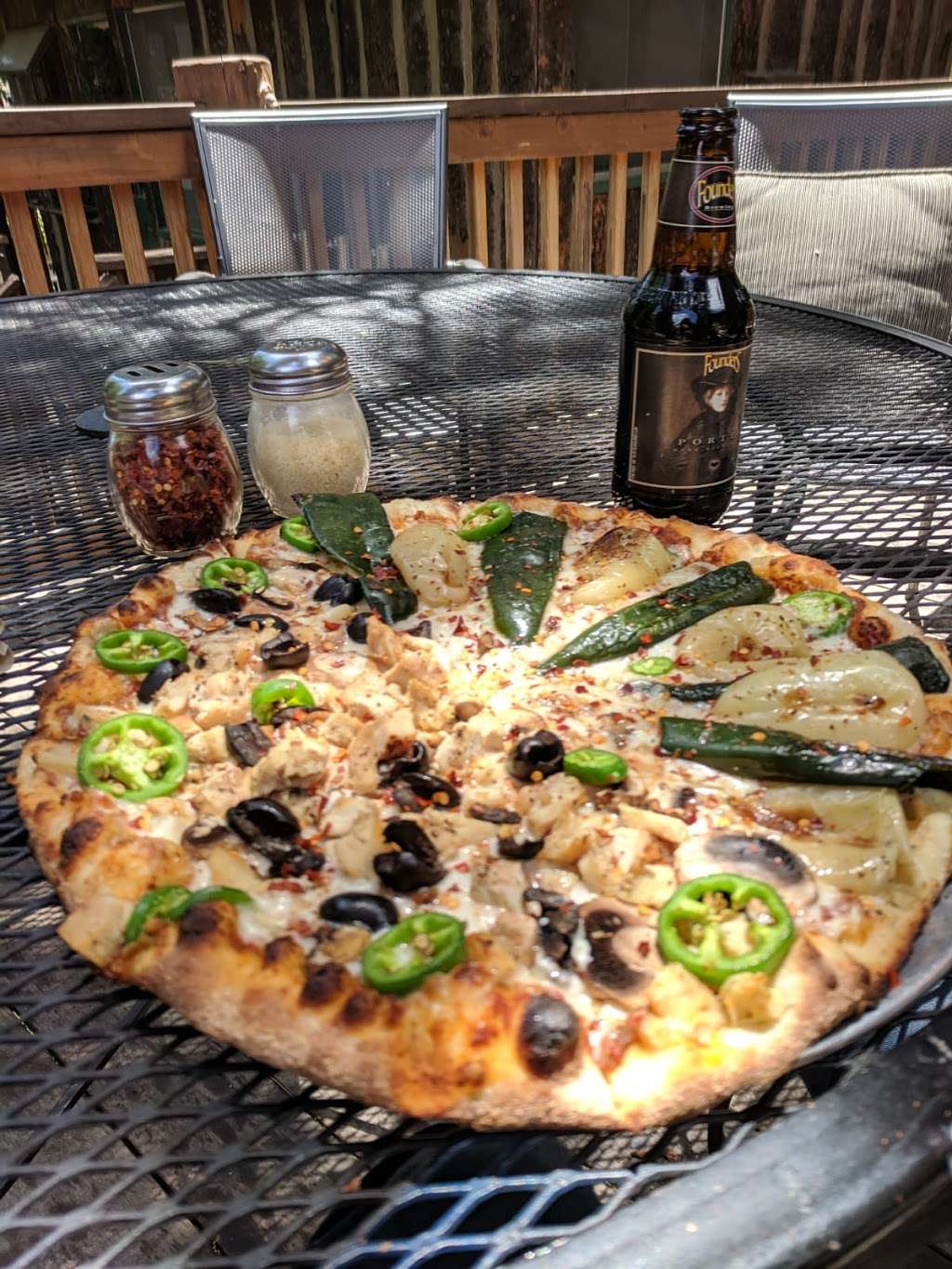 LouEddies Pizza | 28561 CA-18, Skyforest, CA 92385, USA | Phone: (909) 336-4931