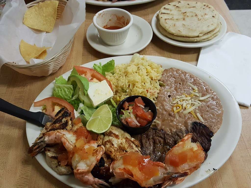 Xela Super Deli & Kabob | 13259 Occoquan Rd, Woodbridge, VA 22191 | Phone: (703) 492-4600