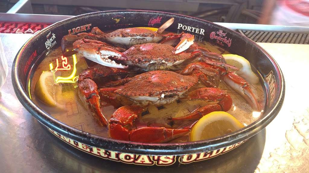 Mobys Lobster Deck | 2 Bay Ave, Highlands, NJ 07732, USA | Phone: (732) 872-1245