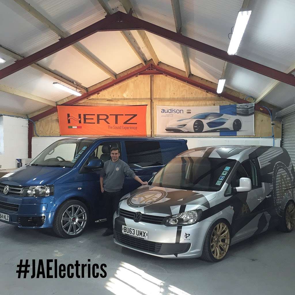 Johnsons Auto Electrics | Unit 3, Walthambury Farm, Great Waltham, Chelmsford CM3 1AZ, UK | Phone: 07947 021484