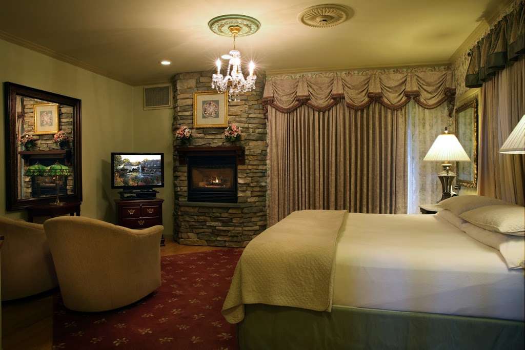 Twin Pine Manor Bed & Breakfast | 1934 W Main St, Ephrata, PA 17522, USA | Phone: (717) 733-8400