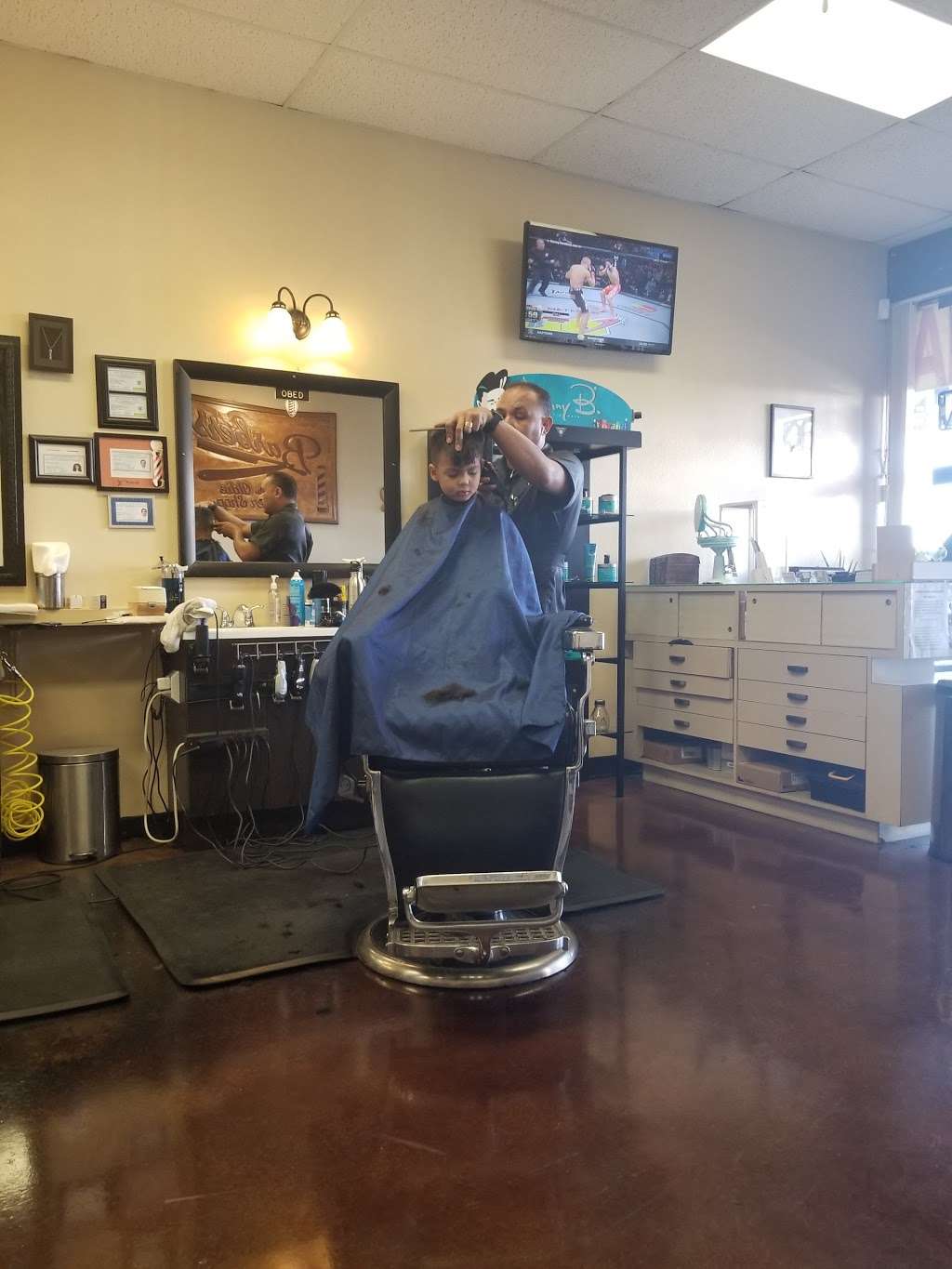 Johns Olde Barber Shop | 2601 E Bell Rd #11, Phoenix, AZ 85032, USA | Phone: (602) 788-6539