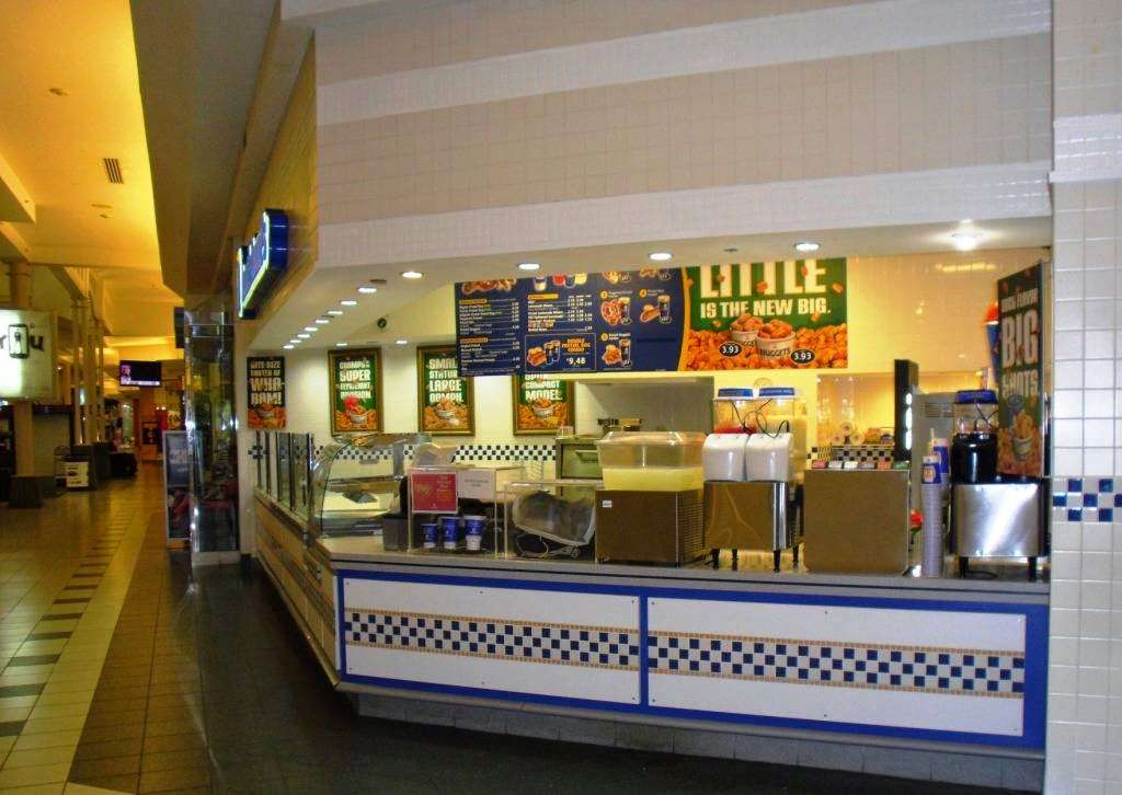 Auntie Annes Soft Pretzel | JC Penny Wing, 96 River Oaks Dr, Calumet City, IL 60409 | Phone: (708) 730-0796