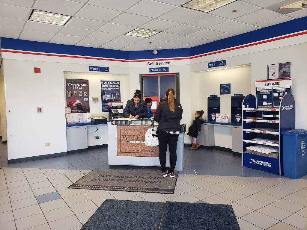 United States Postal Service | 6977 W Oakton St, Niles, IL 60714, USA | Phone: (800) 275-8777