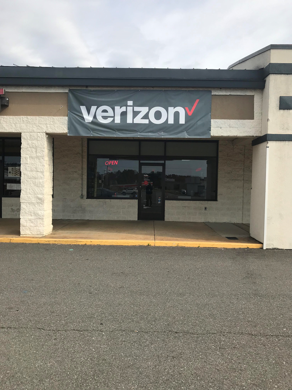 Verizon Authorized Retailer, Your Wireless | 501 E Main St Unit 9, Louisa, VA 23093, USA | Phone: (540) 603-2058