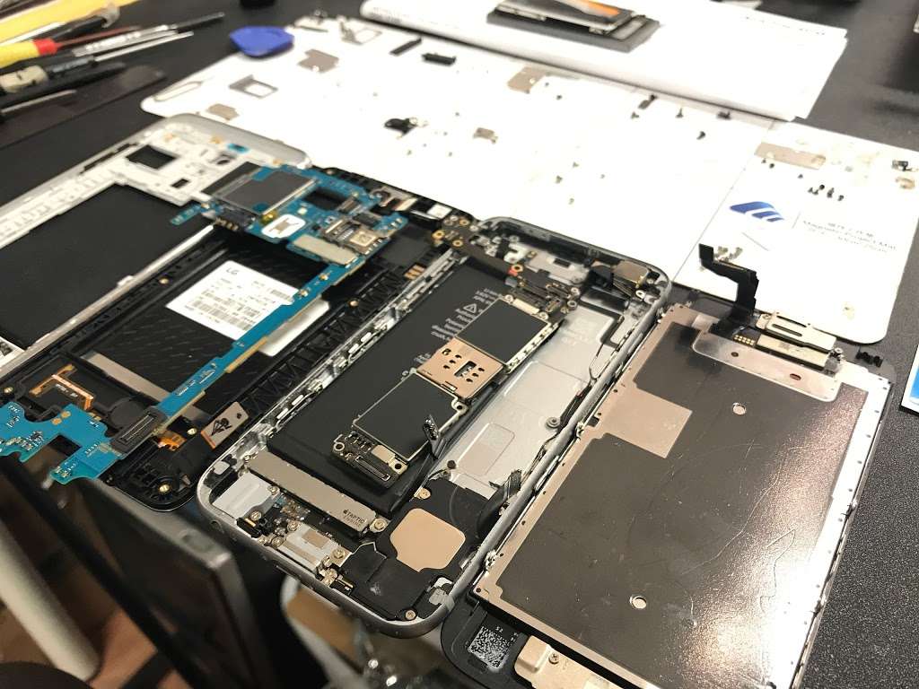 Eazy Computers & iPhone Repair | 4201 Neshaminy Blvd #105, Bensalem, PA 19020, USA | Phone: (215) 839-1122