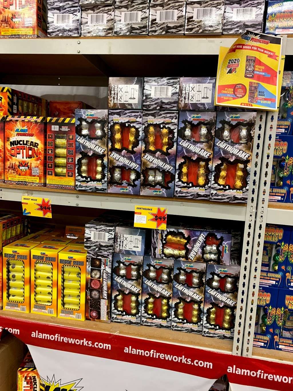 Alamo Fireworks Megastore | 2948 Pue Rd, San Antonio, TX 78245, USA | Phone: (210) 667-1106