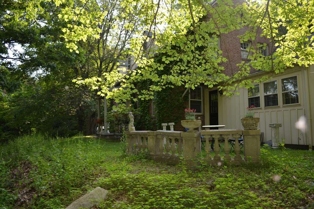 Base Camp Bed & Breakfast | 31 Mountain Ln, Beacon, NY 12508, USA | Phone: (845) 702-6226