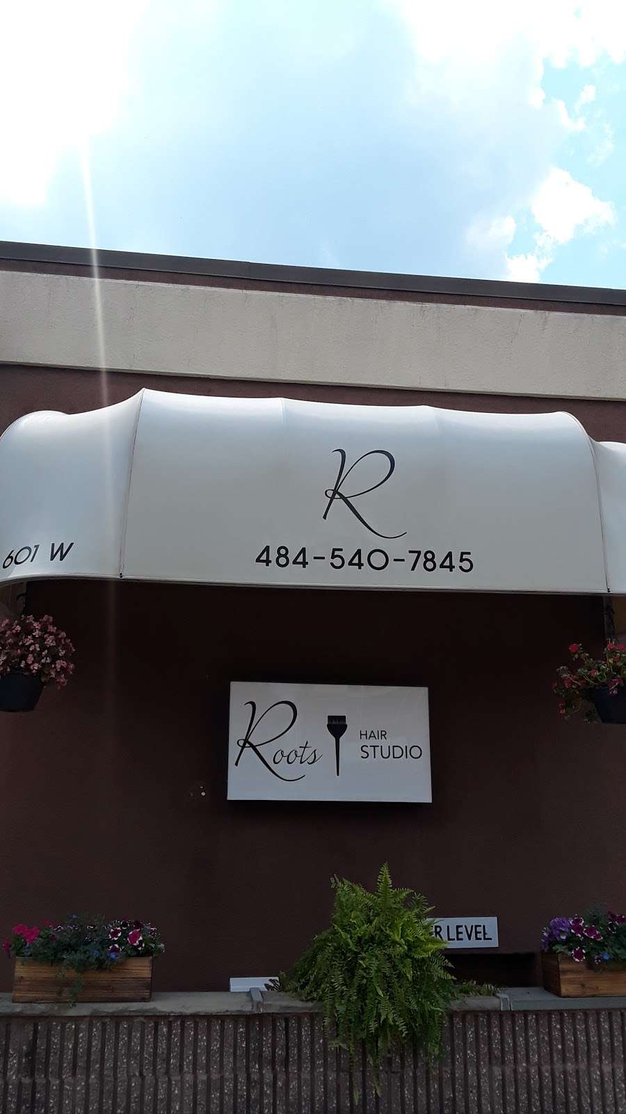 Roots Hair Studio | 601 W MacDade Blvd, Milmont Park, PA 19033 | Phone: (484) 540-7845