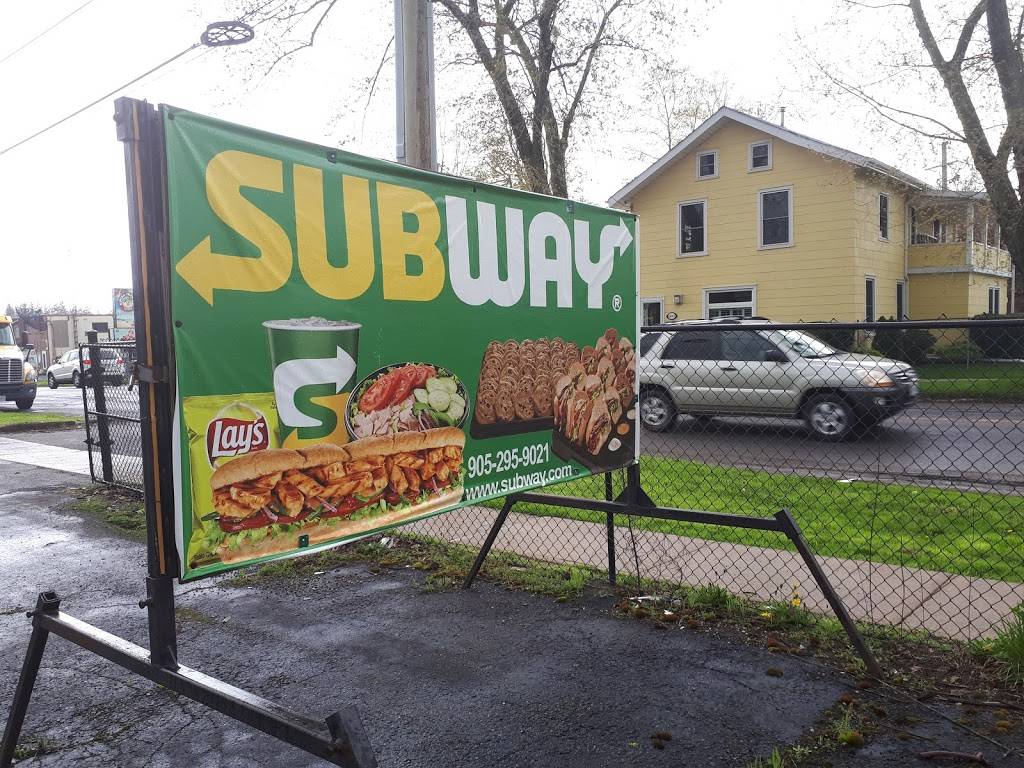 Subway | 8044 Portage Rd, Niagara Falls, ON L2G 5Z1, Canada | Phone: (905) 295-9021