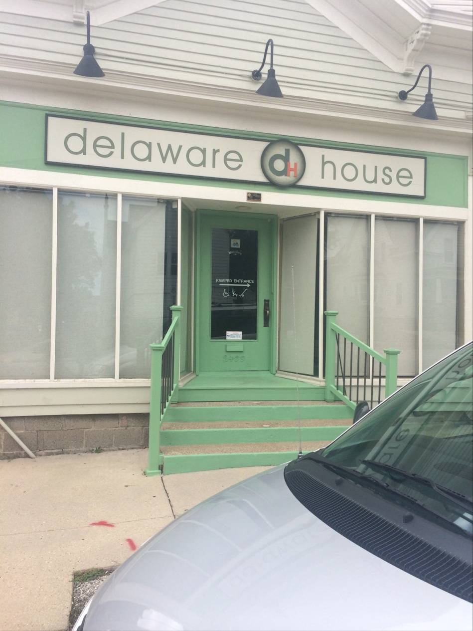 Delaware House | 2499 S Delaware Ave, Milwaukee, WI 53207, USA | Phone: (414) 747-8688