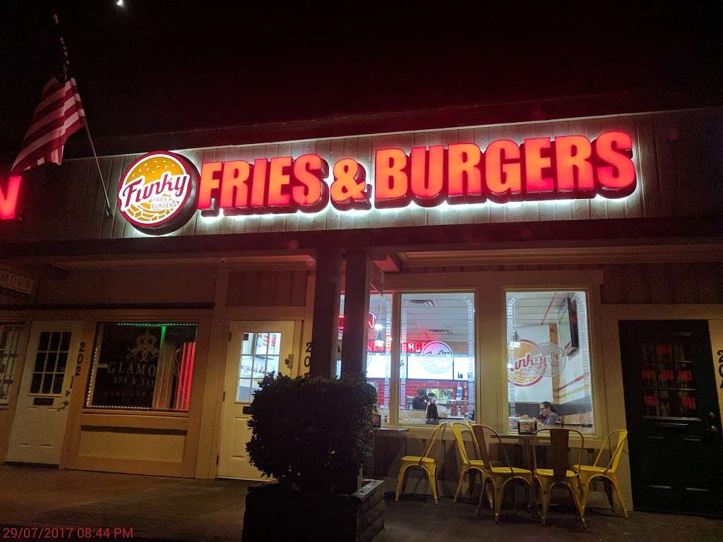 Funky Fries and Burgers | 1480 Jamacha Road #203, El Cajon, CA 92019, USA | Phone: (619) 328-5959