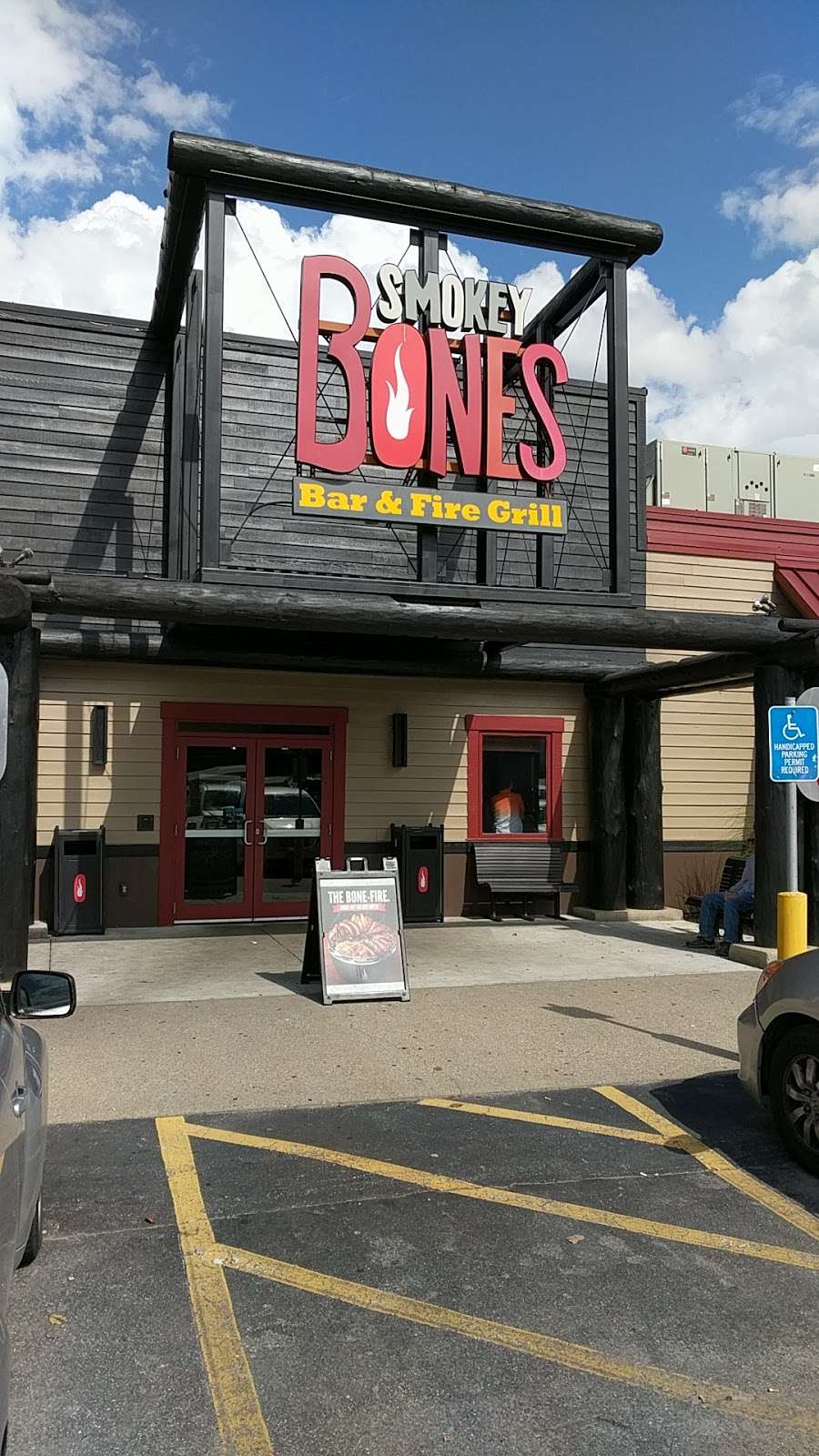 Smokey Bones Bar & Fire Grill | 431 Middlesex Rd, Tyngsborough, MA 01879, USA | Phone: (978) 649-5410