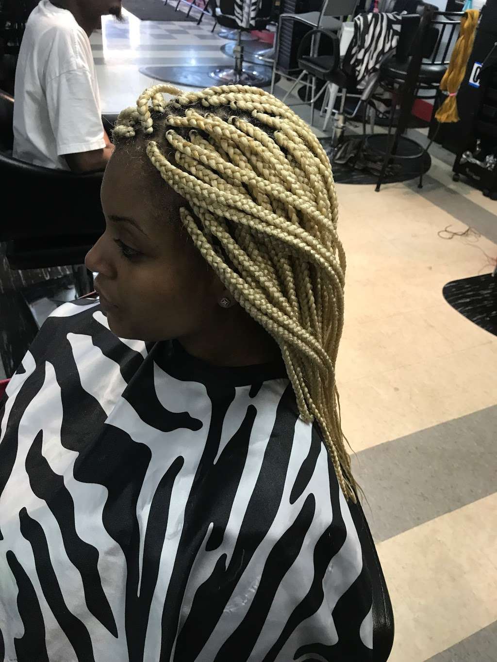 Fatimas African Hair Braiding | 5611 W North Ave, Milwaukee, WI 53208, USA | Phone: (414) 871-8774