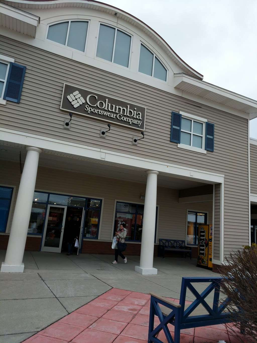 Columbia Factory Store | 1 Outlet Blvd #155a, Wrentham, MA 02093 | Phone: (508) 384-6021