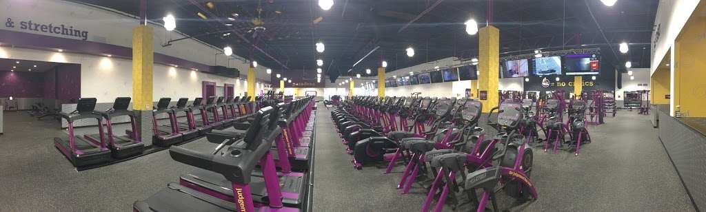 Planet Fitness | 4802 Fairmont Pkwy #200, Pasadena, TX 77505 | Phone: (346) 410-5163