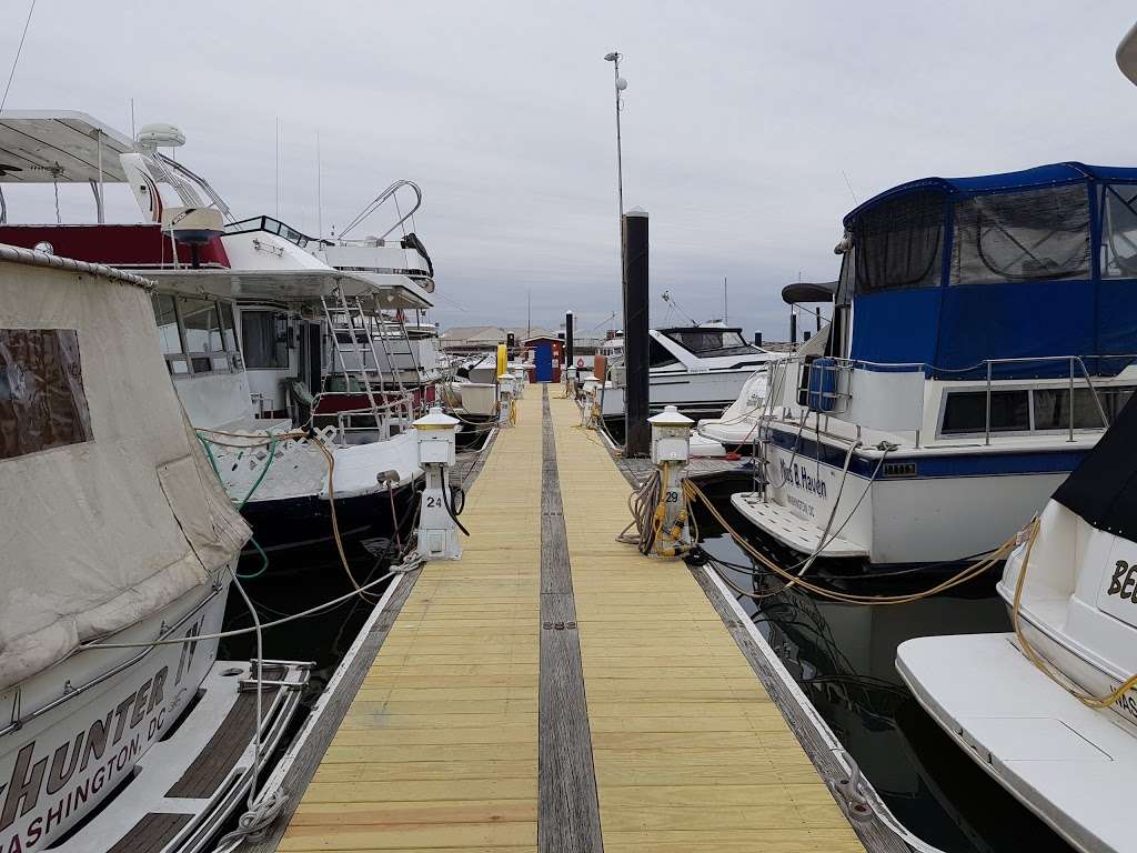 James Creek Marina | 200 V St SW, Washington, DC 20024, USA | Phone: (202) 554-8844