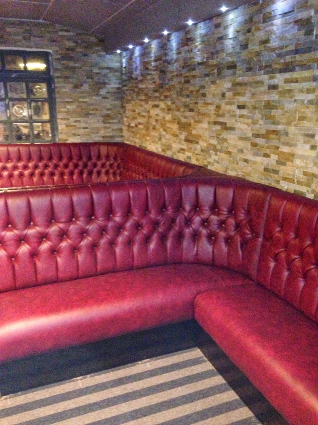 Chislehurst Bar Seating | 21a The Grove, Grove Farm, Longfield, Fawkham DA3 8NZ, UK | Phone: 07958 245137