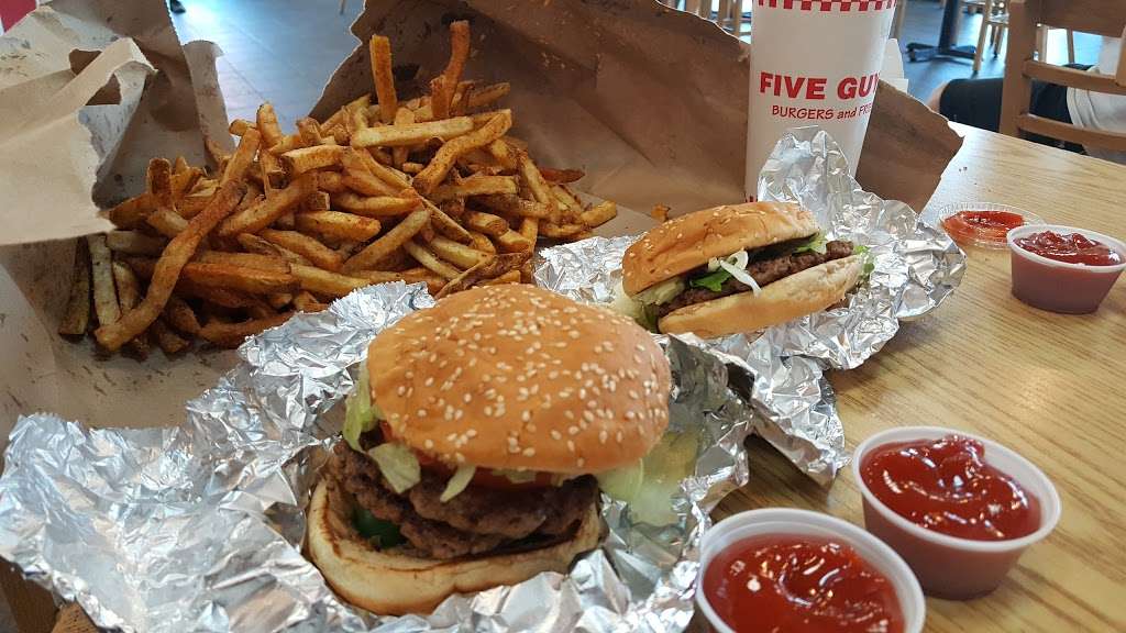 Five Guys | 6285 Pats Ranch Road, Jurupa Valley, CA 91752, USA | Phone: (951) 272-9300