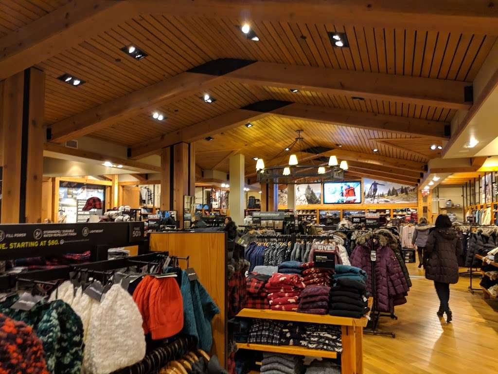 Eddie Bauer | 75 Middlesex Turnpike #1068B, Burlington, MA 01803 | Phone: (781) 273-2555