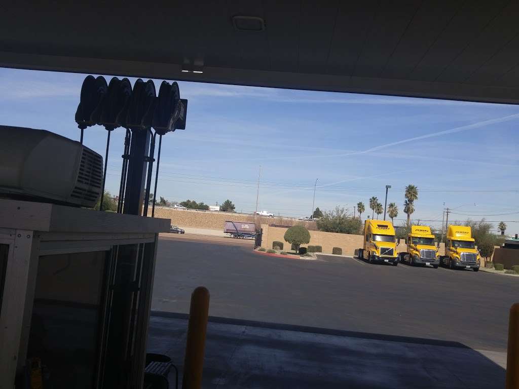 Penske Truck Rental | 1945 W Hilton Ave, Phoenix, AZ 85009, USA | Phone: (602) 255-6200