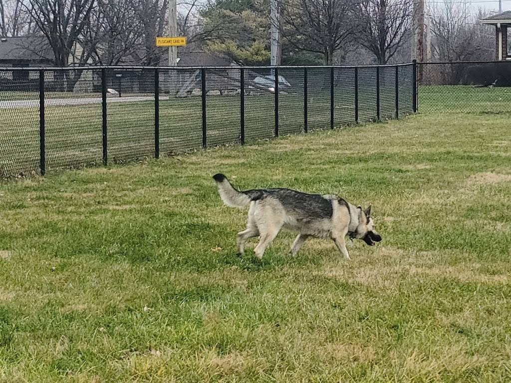 Smock Bark Park | 4200 E County Line Rd, Indianapolis, IN 46237, USA | Phone: (317) 888-0070