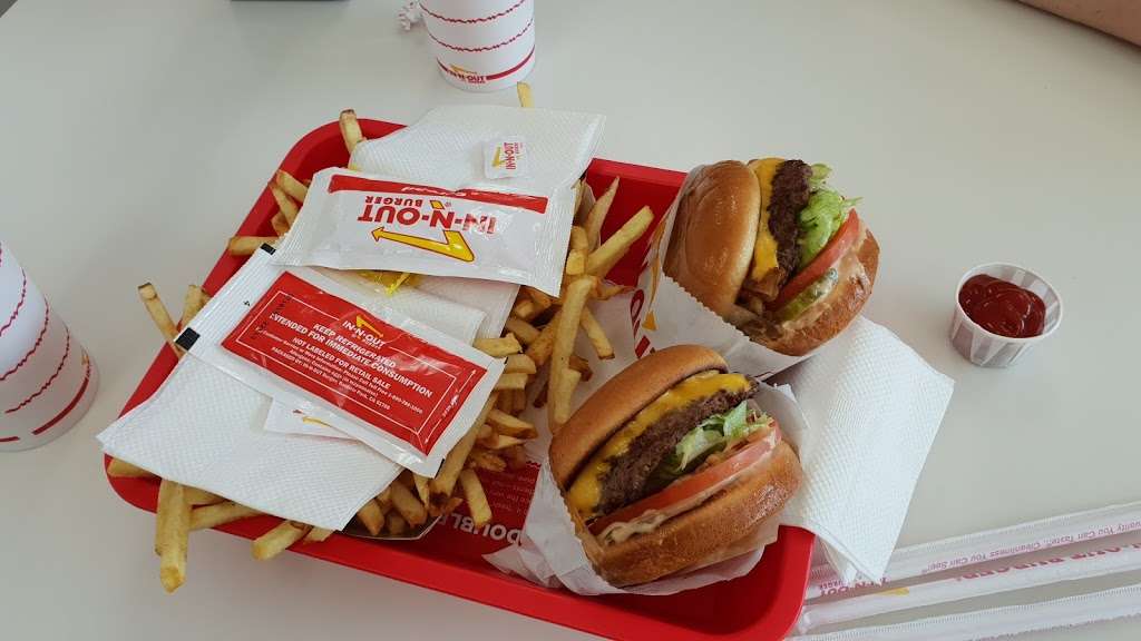 In-N-Out Burger | 32060 Union Landing Blvd, Union City, CA 94587, USA | Phone: (800) 786-1000