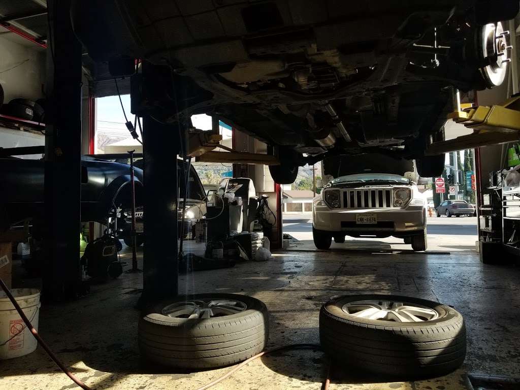 Universal Service Station, Auto Repair Shoppe | 2005 N Glenoaks Blvd, Burbank, CA 91504 | Phone: (310) 913-6955