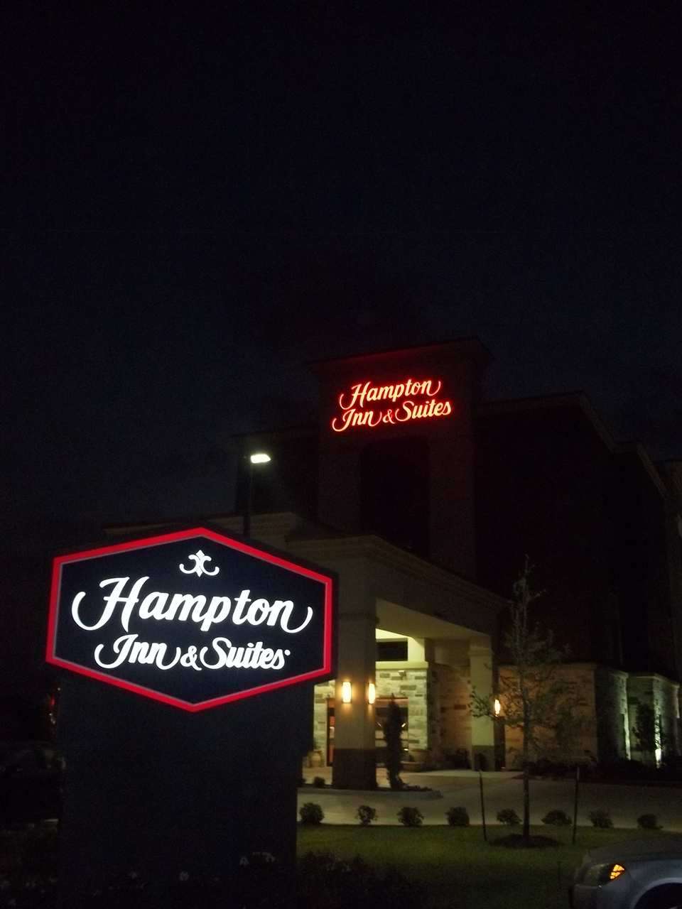 Hampton Inn & Suites Houston/Pasadena | 4741 East Sam Houston Pkwy S, Pasadena, TX 77505, USA | Phone: (281) 998-3300