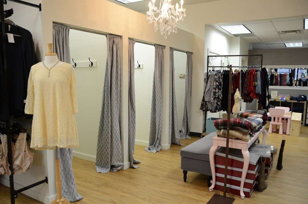 Ella Maes Boutique | 19 N Green St, Brownsburg, IN 46112 | Phone: (317) 939-0151