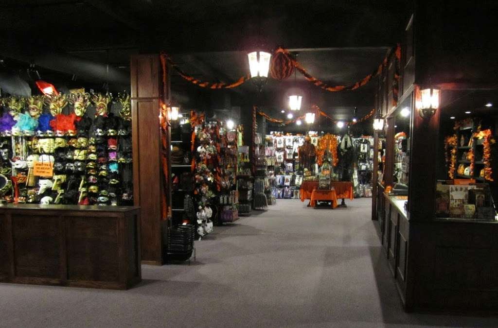 Halloween Town Costumes | 3021 W Magnolia Blvd, Burbank, CA 91505, USA | Phone: (818) 848-3644