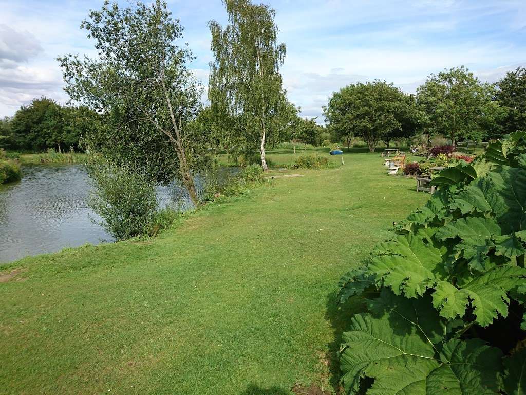 Lakeside Apartments Pittlands Fishery | Lakeside Apartments, Pittlands, churn lane, horsmonden, Kent, Horsmonden, Brenchley TN12 8HL, UK | Phone: 01892 723143