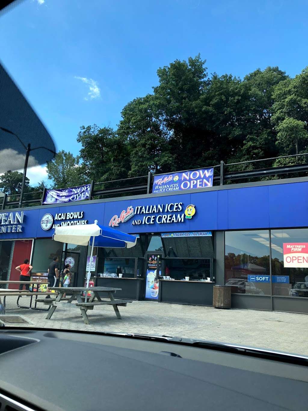 Ralphs Famous Italian Ices | 2353 Central Park Ave, Yonkers, NY 10710, USA