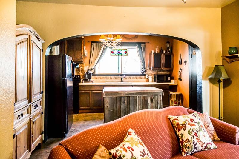 The Ivywild Lodge | 118 E Brookside St, Colorado Springs, CO 80905 | Phone: (719) 447-7678