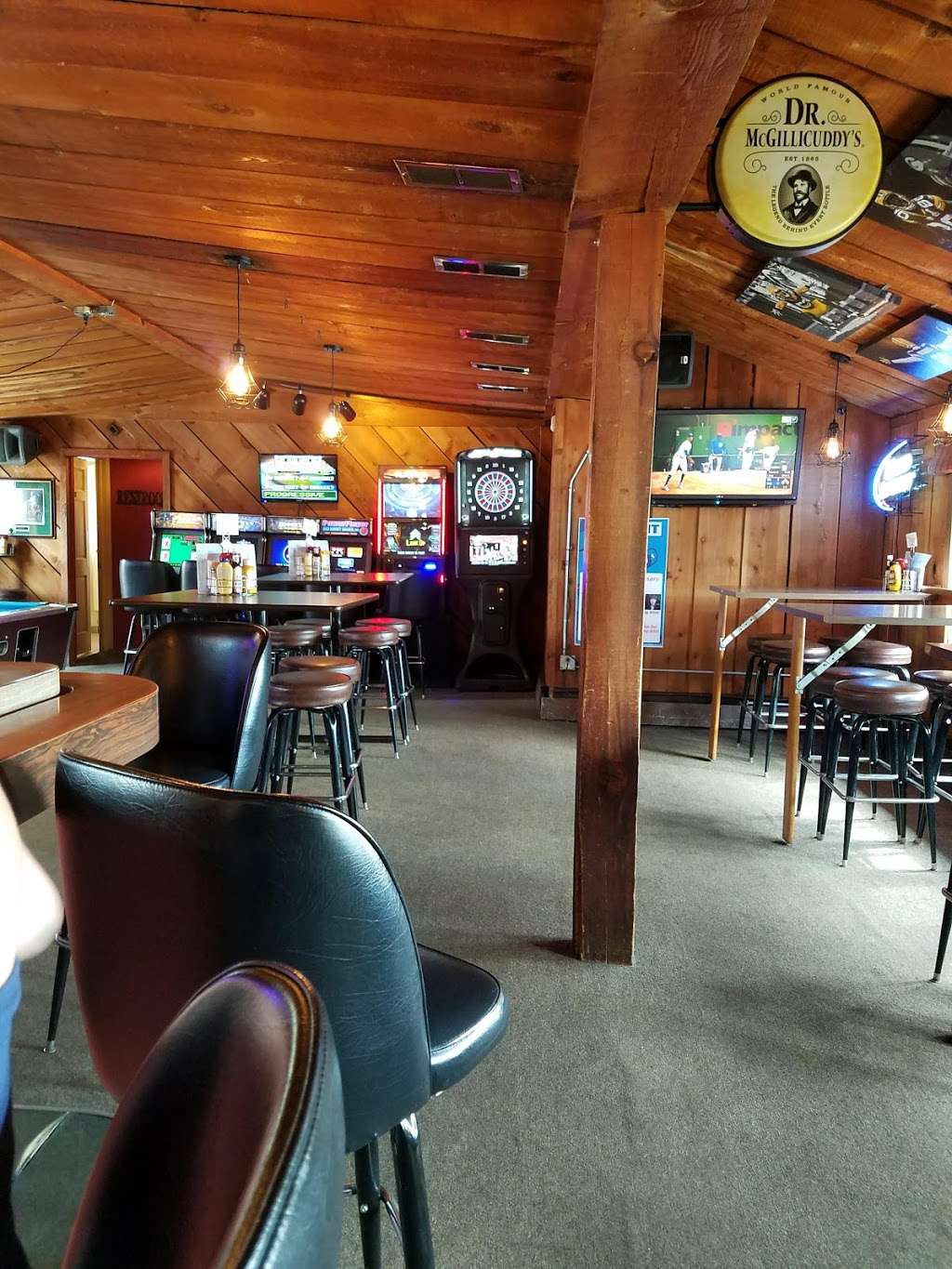 Danny Haskells Pub and Grill | W171 S7260 Lannon Dr, Muskego, WI 53150, USA | Phone: (262) 679-9535