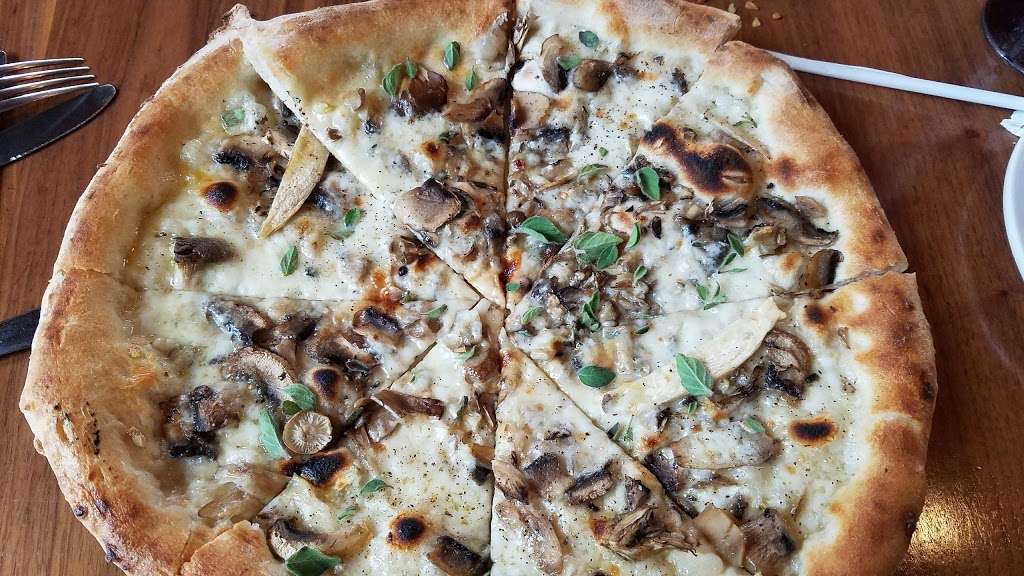 Stop 50 Wood Fired Pizzeria | 500 South El Portal Dr, Michiana Shores, IN 46360, USA | Phone: (219) 879-8777