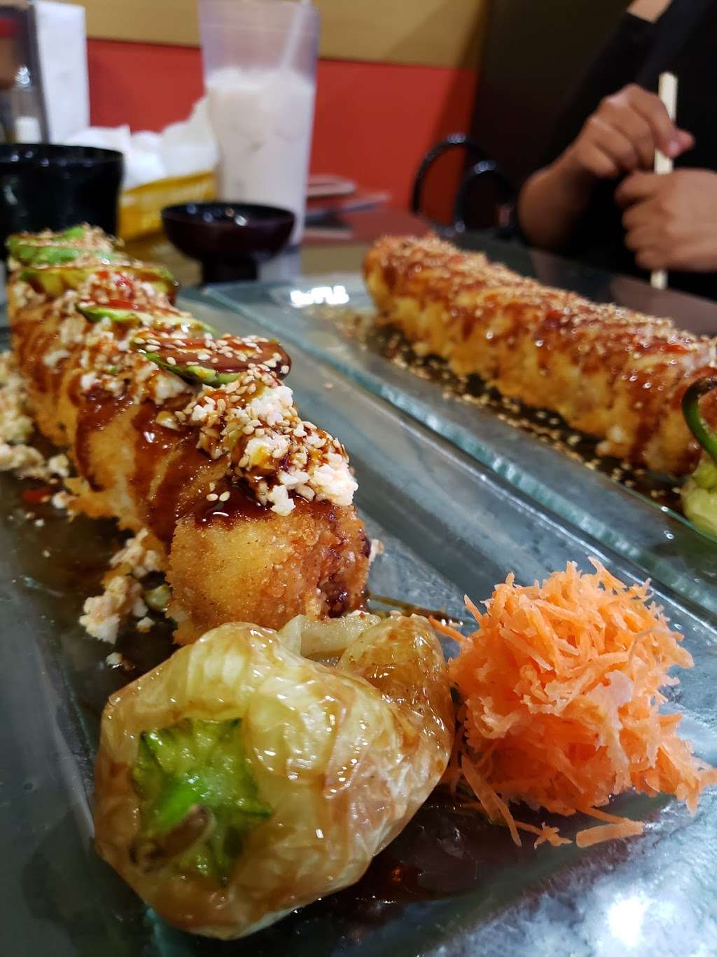 Mariscos y Sushi Los Tomateros | 10112 State St, Lynwood, CA 90262, USA | Phone: (323) 230-6450