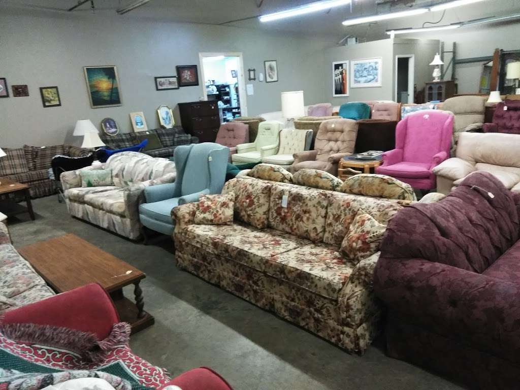 Backyard Bargains | 912 E 53rd St, Anderson, IN 46013, USA | Phone: (765) 649-3111