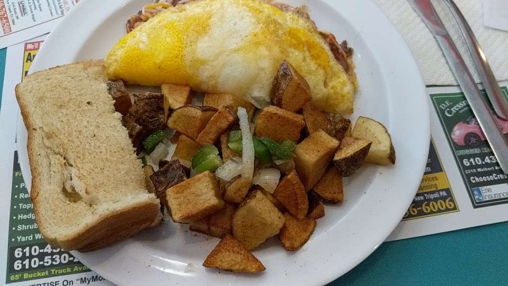 Slatington Diner | 662 Main St, Slatington, PA 18080, USA | Phone: (610) 767-4422