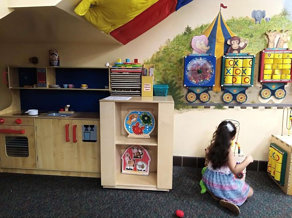 Round Lake Area Public Library | 906 Hart Rd, Round Lake, IL 60073, USA | Phone: (847) 546-7060