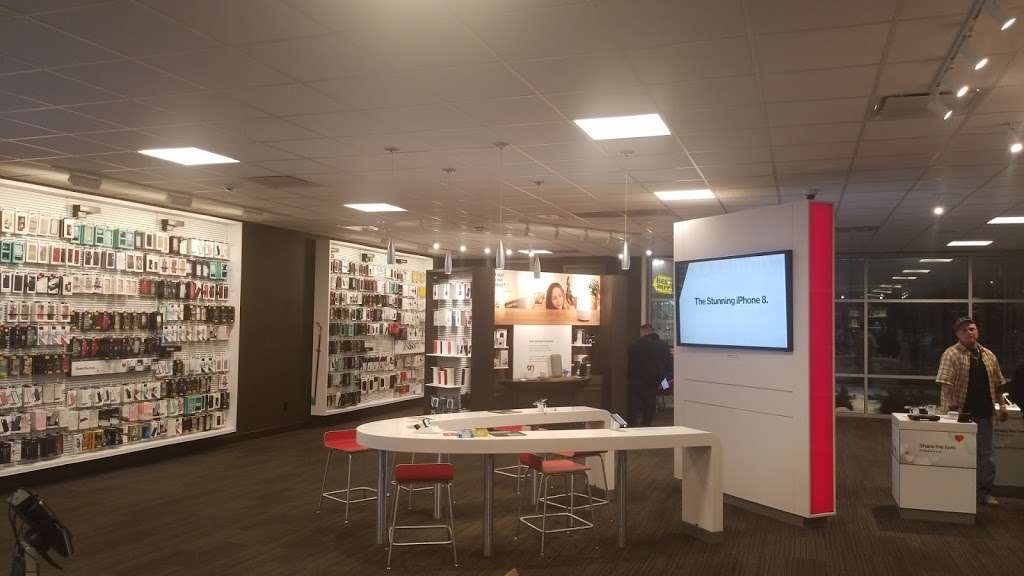 Verizon | 3330 Mall Loop Dr, Joliet, IL 60431 | Phone: (815) 439-5100