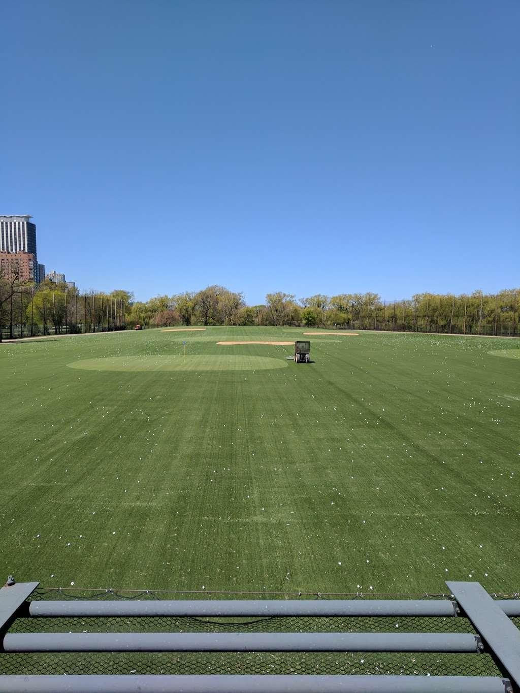 Diversey Driving Range | 141 W Diversey Pkwy, Chicago, IL 60657, USA | Phone: (312) 742-7929