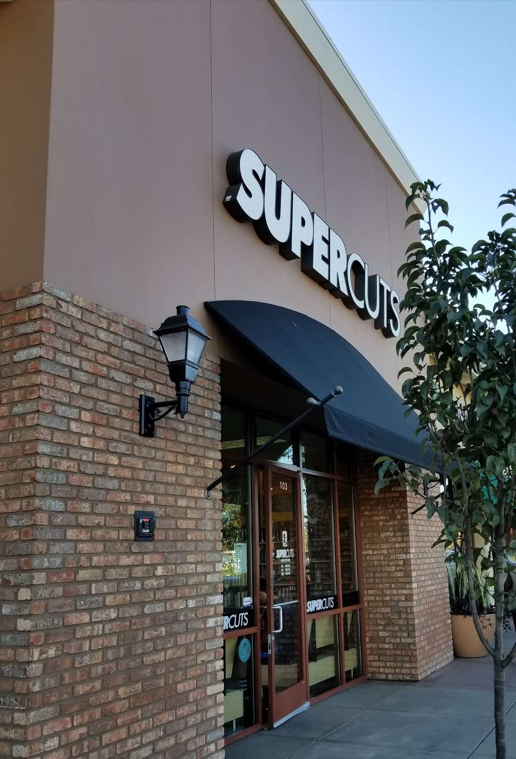 Supercuts | 2669 Gateway Rd Ste 103, Carlsbad, CA 92009, USA | Phone: (760) 431-1777