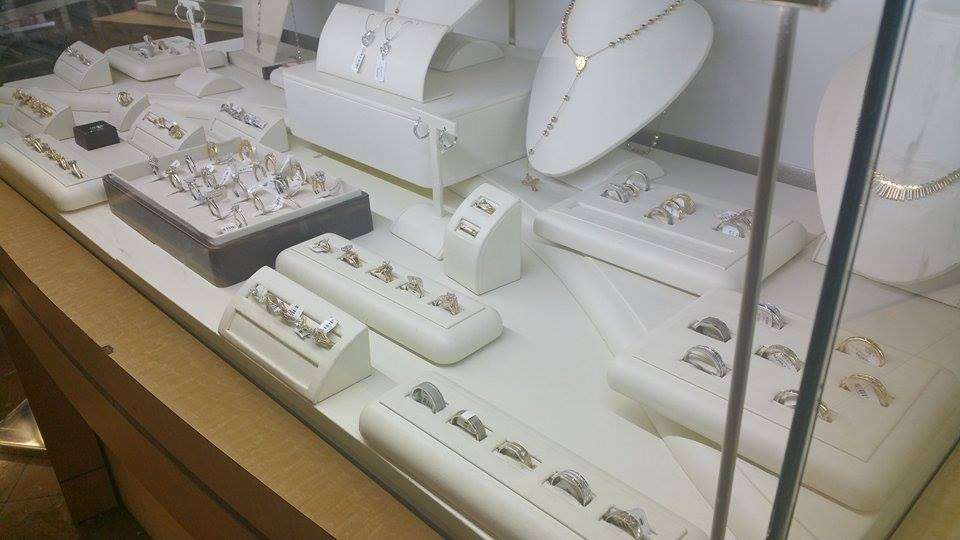Lupitas Jewelers | 11255 Sierra Ave #2c, Fontana, CA 92337, USA | Phone: (909) 823-1189
