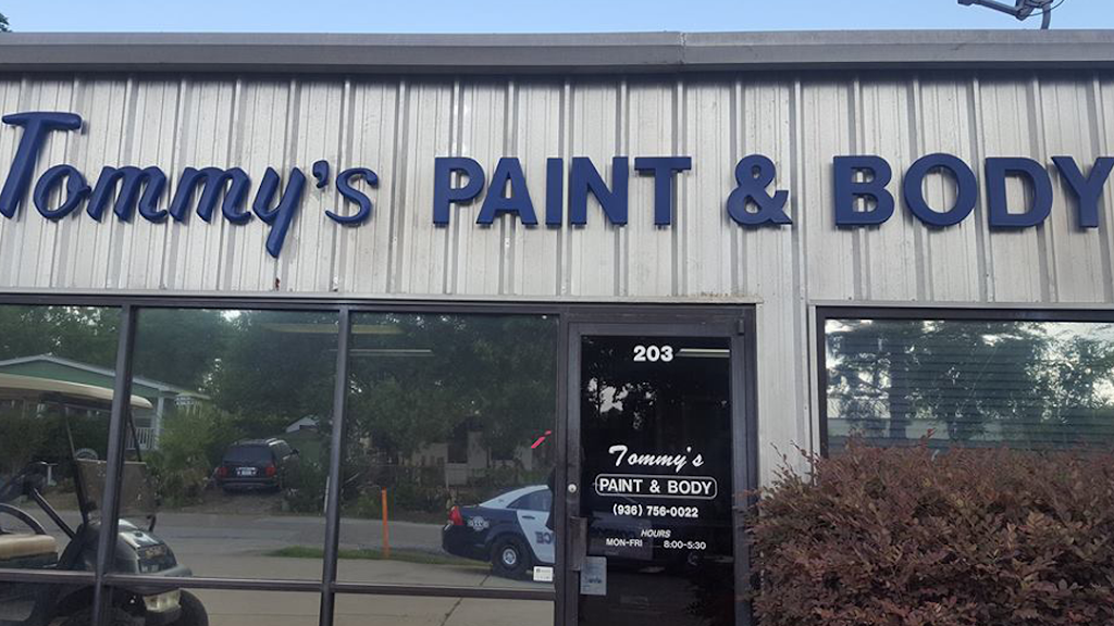 Tommys Paint & Body Inc | 203 N Sandra St, Conroe, TX 77301, USA | Phone: (936) 441-1022