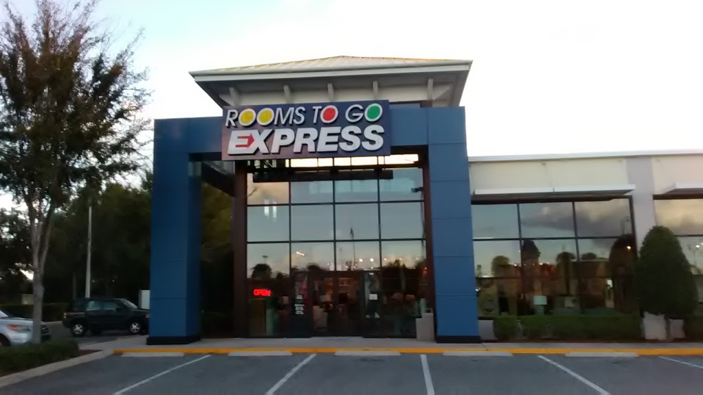 Rooms To Go Express | 10300 US-441 #9, Leesburg, FL 34788, USA | Phone: (352) 253-0251